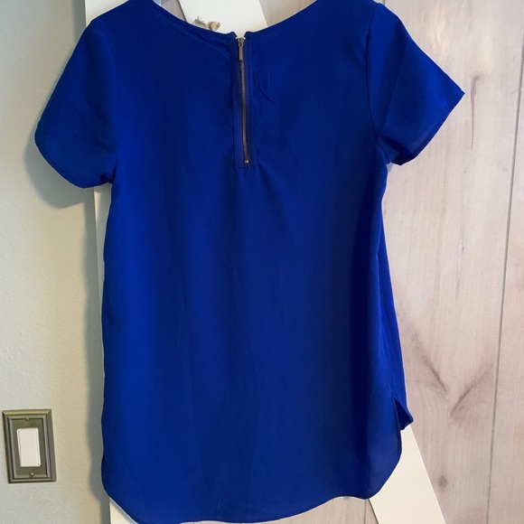 Top - Picture 2 of 4